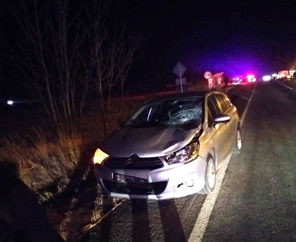FOTO. Accident groaznic în Timiș. O femeie a murit după ce a fost lovită de mai multe mașini