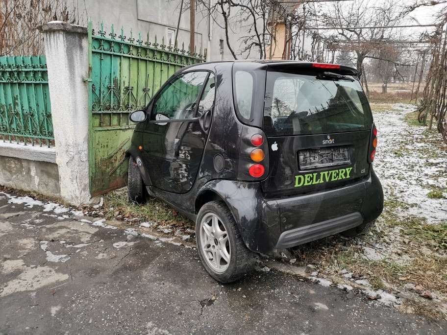 FOTO. Accident în Satu Mare. Unul dintre șoferi a fugit