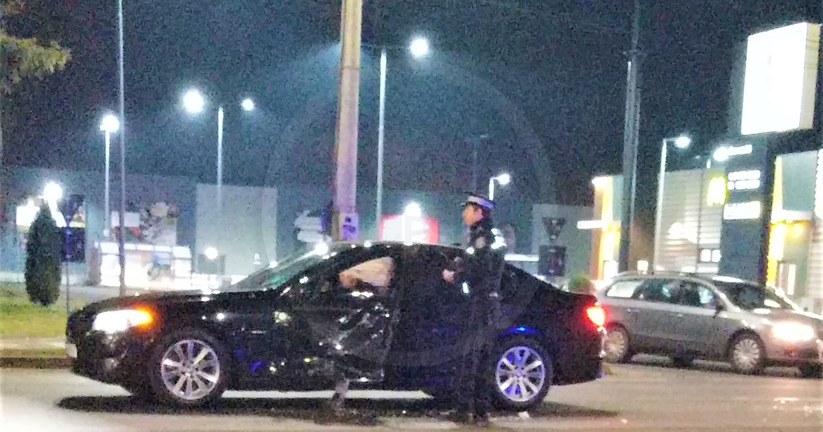 FOTO/VIDEO. Accident pe Drumul Careiului, în fața magazinului Kaufland