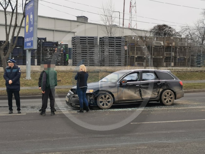 FOTO. Accident pe Drumul Botizului. Impact între un automobil și o mașină de teren