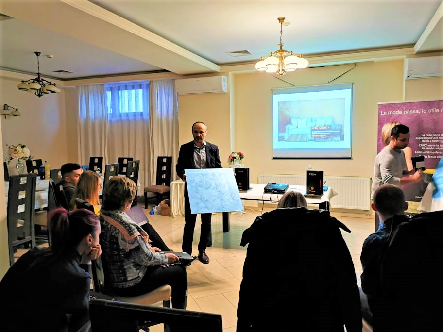 FOTO/VIDEO. Cele mai noi produse decorative italiene, prezentate la Satu Mare. Lebăda, unic distribuitor