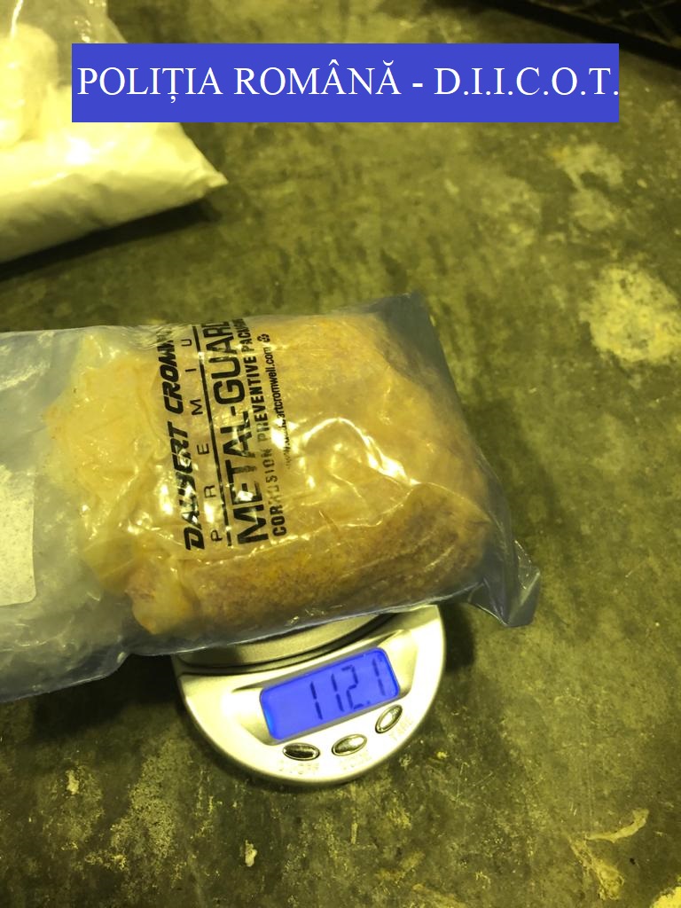 FOTOGALERIE. Rețea de droguri la Satu Mare: unii le importă, alții le vând