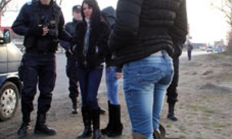 Tâlhărie la drumul mare în județul vecin. Femeia ieșea din portbagaj cu cuțitul