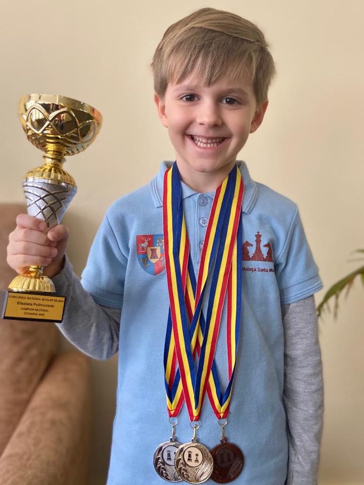 FOTO. Micuțul Balazs Kovacs (5 ani), marele campion al județului Satu Mare