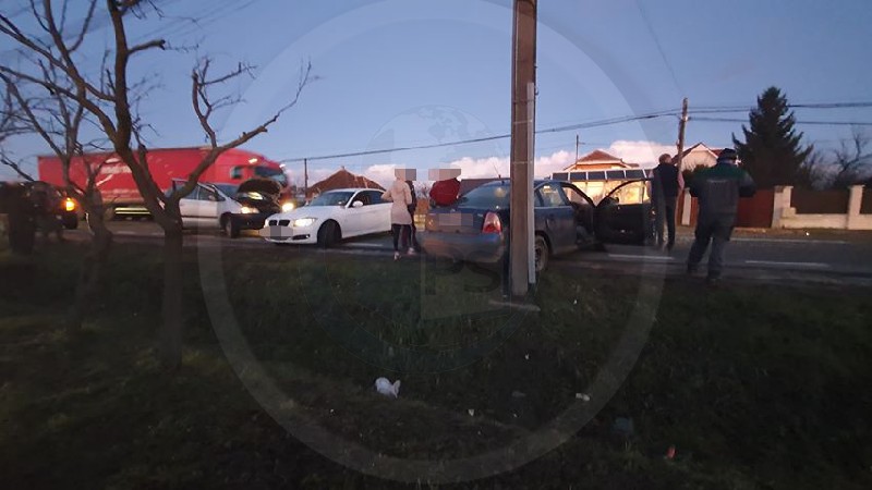 FOTO/VIDEO. Accident cu patru mașini, pe B-dul Lucian Blaga. Persoană încarcerată!