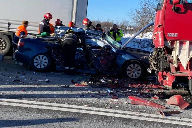 FOTO/VIDEO. Accident grav în județul vecin. A intervenit elicopterul SMURD