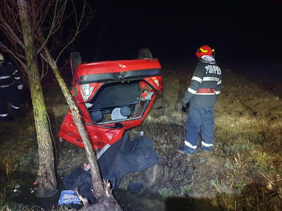 FOTO. Ce spun pompierii despre accidentul de ieri de la Băbășești