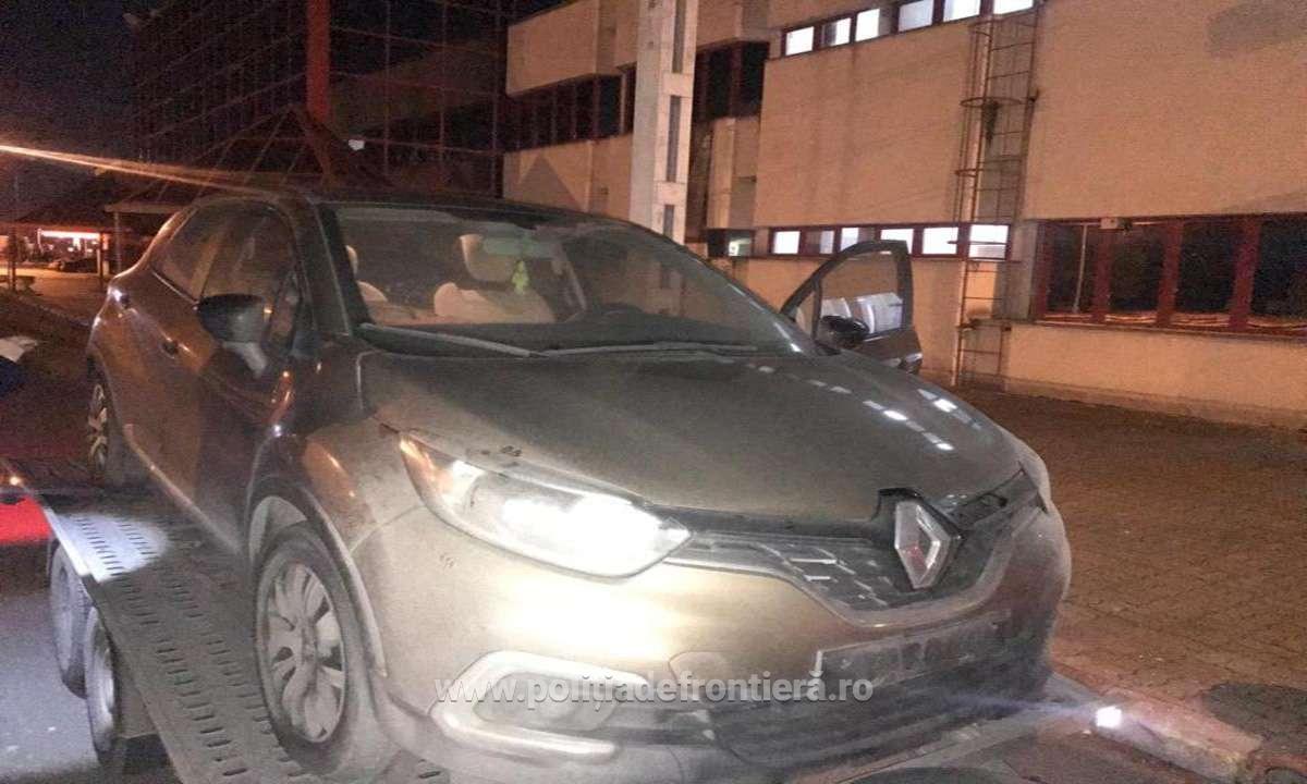 FOTO. Renault Captur, ”capturat” de polițiștii de frontieră la PTF Petea