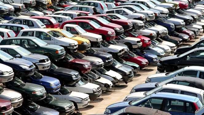 Revine taxa auto pe maşinile poluante. Când ar putea intra în vigoare