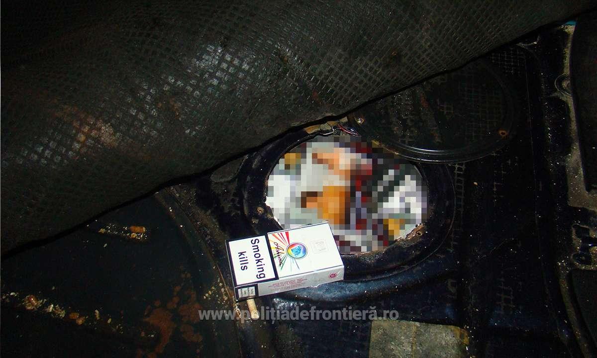 FOTO. Cetățean maghiar, verificat de frontieriști. Unde și-a ascuns țigările de contrabandă