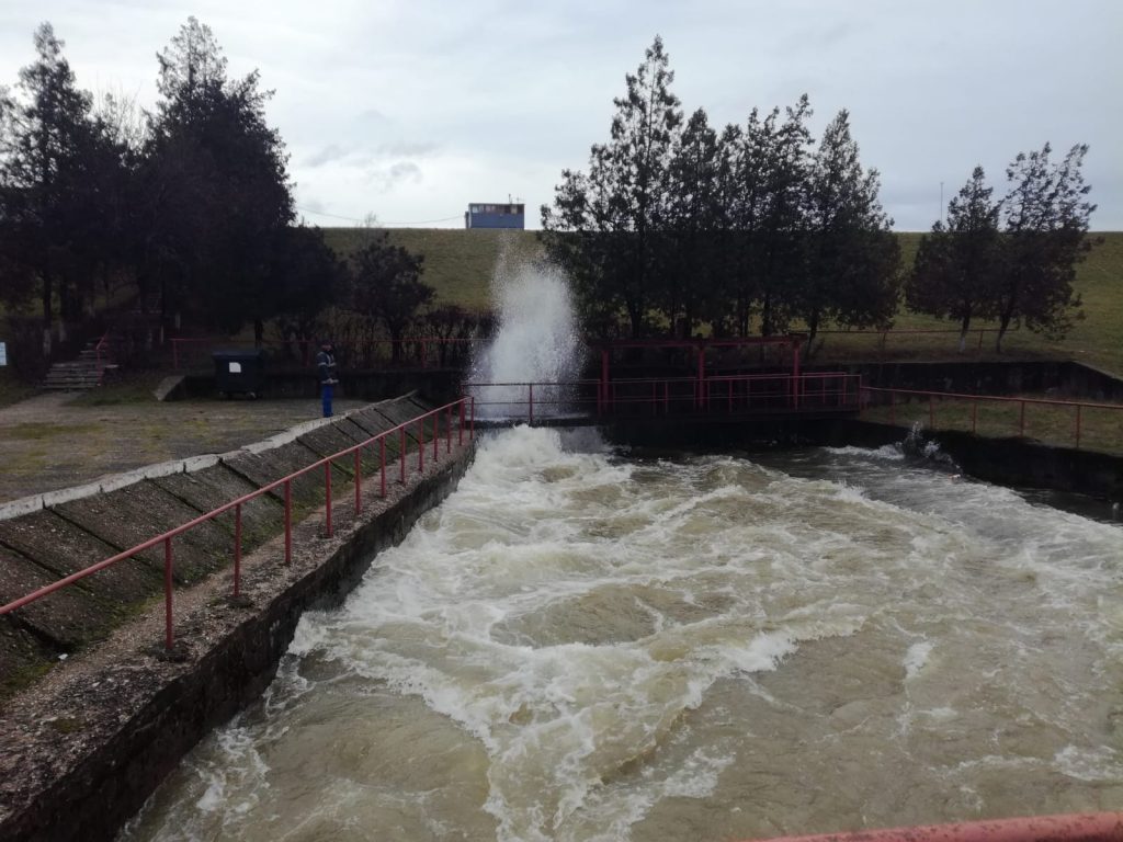 FOTO. Pericol real de inundații în județul Satu Mare. Evacuări de urgență a apelor