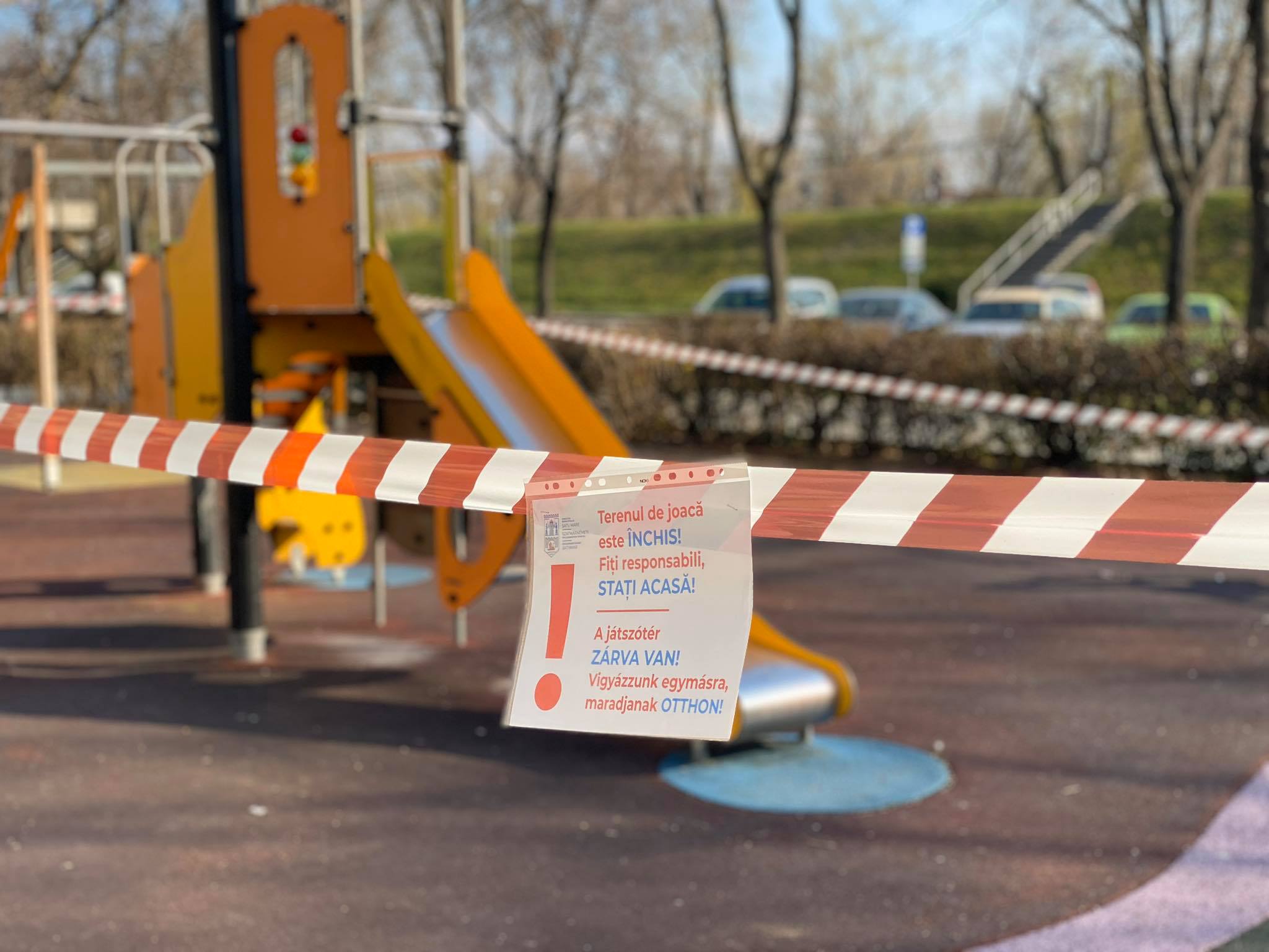 FOTO. Spațiile de joacă din Satu Mare s-au închis: Protejați-vă familia și stați acasă!