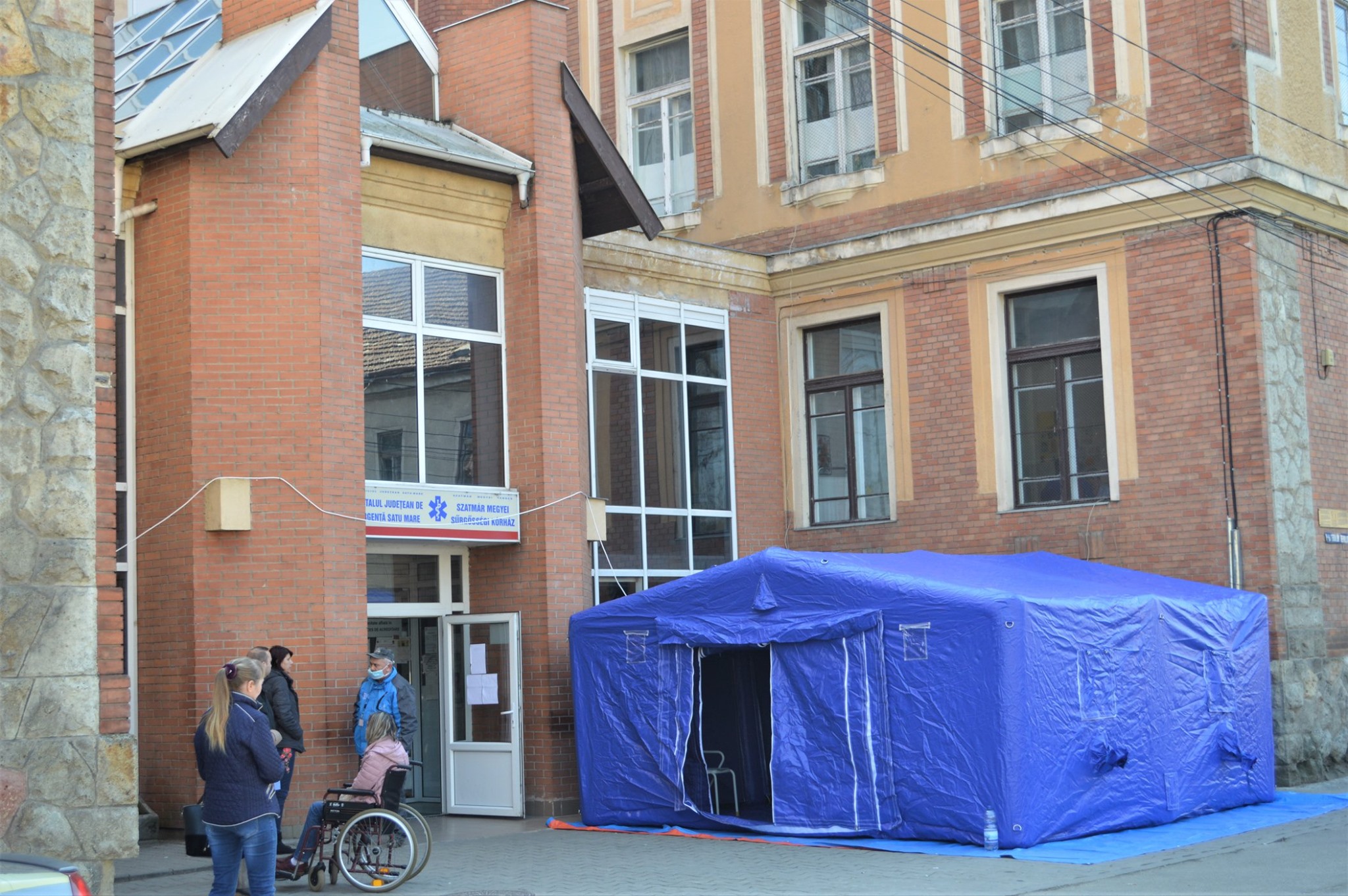 FOTO. Corturi de triaj la toate spitalele din Satu Mare. Cum se face accesul