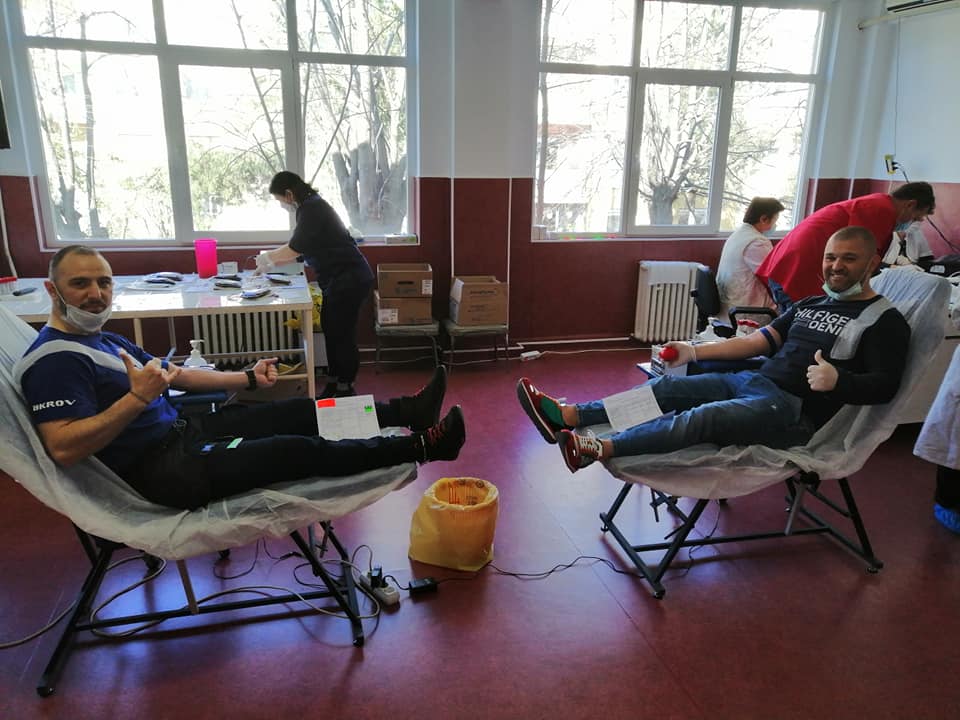 Donatorii de sânge din Satu Mare primesc bilete gratuite la film sau transport. Dar și multe alte beneficii