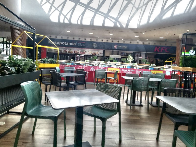 Mall-urile s-au închis. Cabinetele stomatologice, doar pentru urgențe