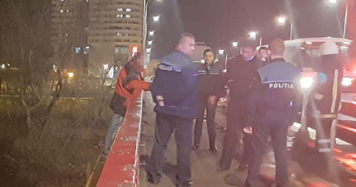 FOTO. Sinucigașul Sătmarului e iar pe Podul Golescu. Nu îl sperie coronavirusul
