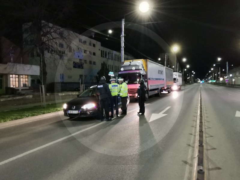 FOTO/VIDEO. Zeci de amenzi pentru sătmărenii care au ieșit noaptea din case