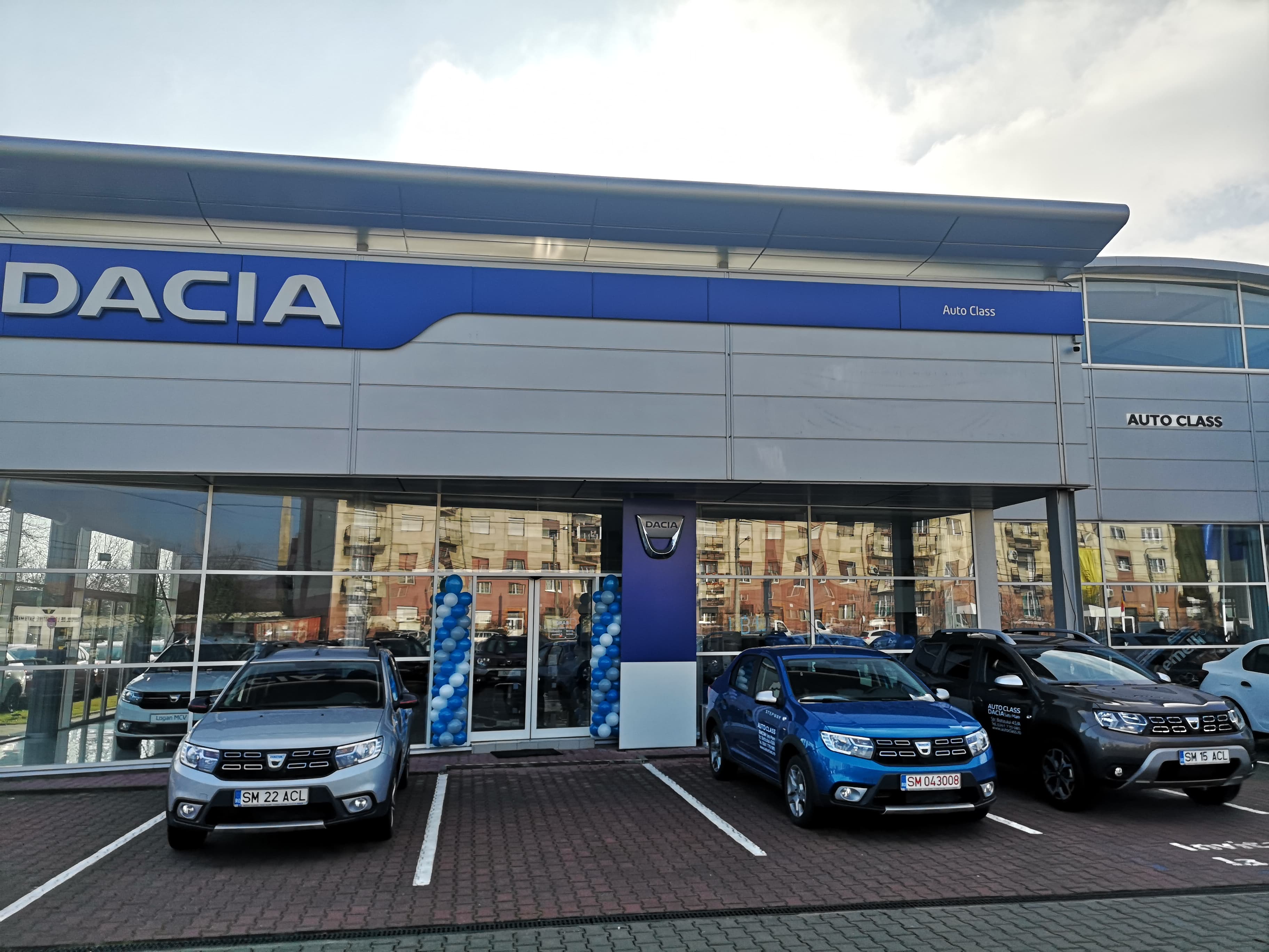 O firmă le repară gratis mașinile medicilor din Satu Mare! Oferă gratuit pentru utilizare o Dacia nouă pe perioada stării de urgență!