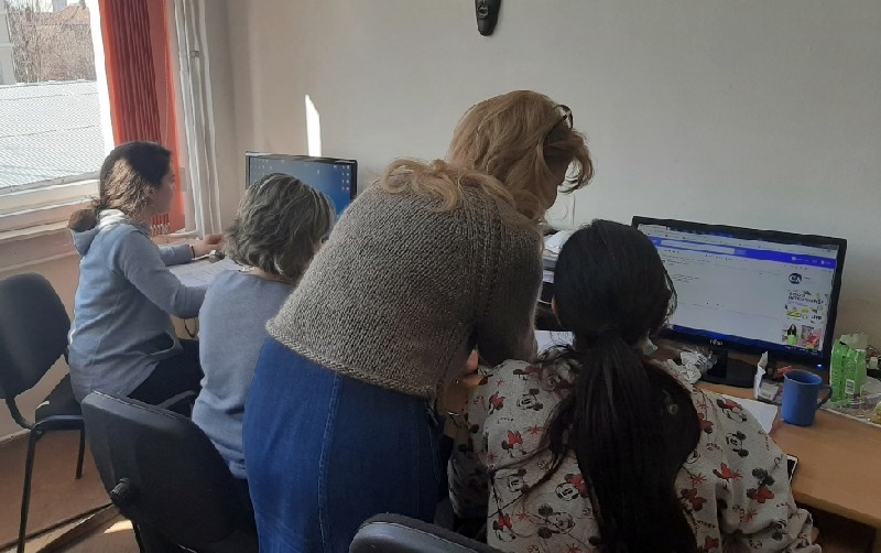 FOTO. MOBILIZARE. Cadrele medicale din școli, detașate la DSP. Sunt monitorizați cei din izolare și carantină