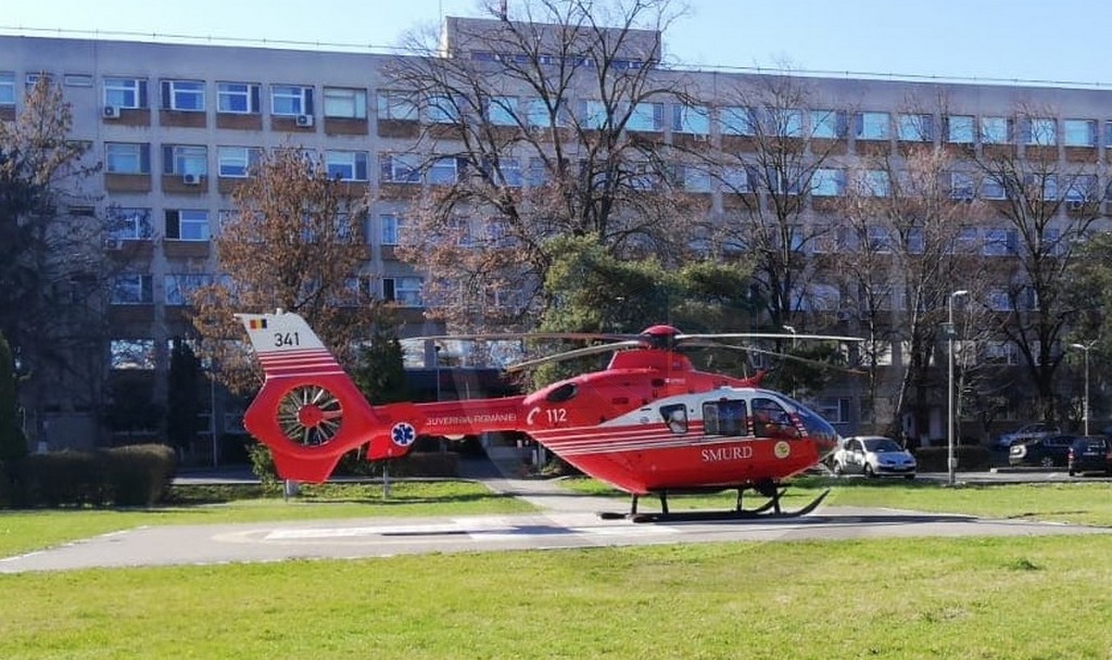 Sătmăreancă luată cu elicopterul SMURD de acasă. Dusă la Spitalul Județean