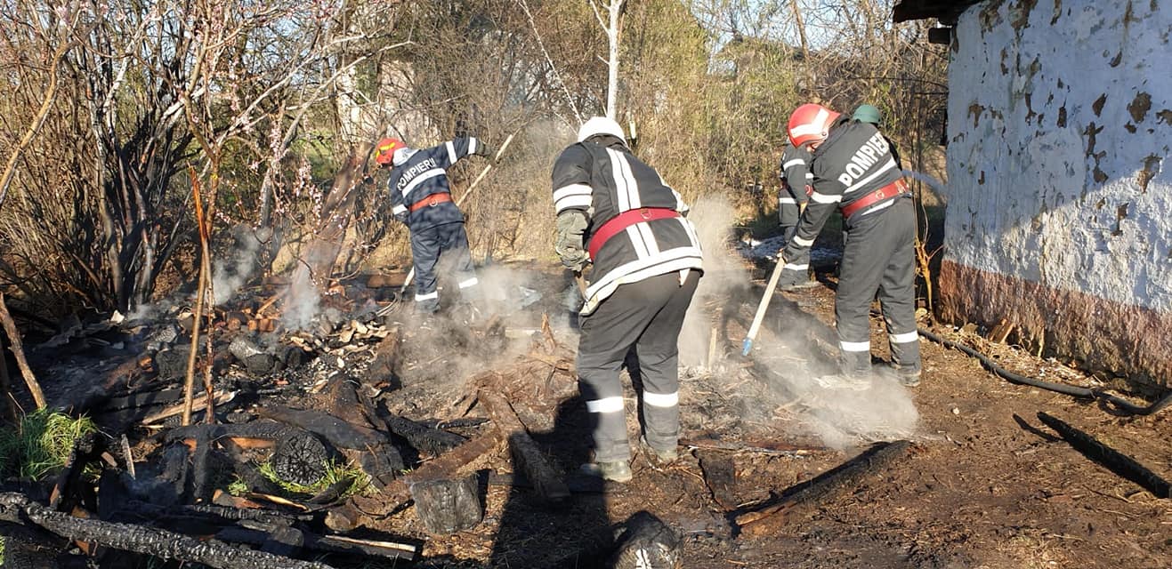 FOTOGALERIE. Incendii pe bandă rulantă în județul Satu Mare