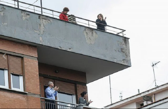 SOLIDARITATE. Sătmărenii, chemați la balcoane pentru a aplauda cadrele medicale