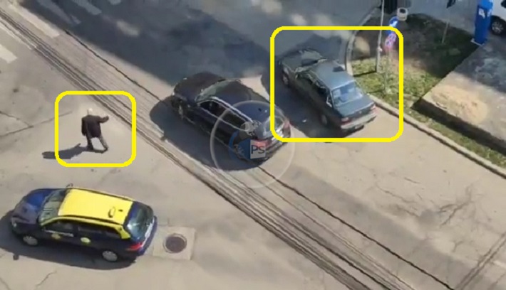 VIDEO. Staționare tip ”pandemie”. Și-a lăsat mașina în curbă, dar parcarea era goală