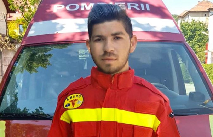 FOTO. Un rrom, voluntar SMURD, a salvat de la moarte un bărbat!