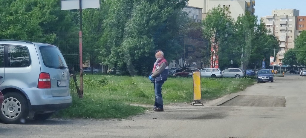 FOTO. N-au mai așteptat redeschiderea oficială. Unii sătmăreni s-au dus la biserică