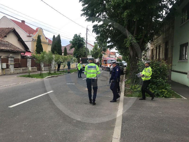 FOTO. Copil rănit foarte grav în Satu Mare. Lovit în plin de o mașină
