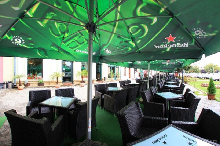 Patronii din Satu Mare s-au pregătit să deschidă terasele. Alții încearcă alte soluții