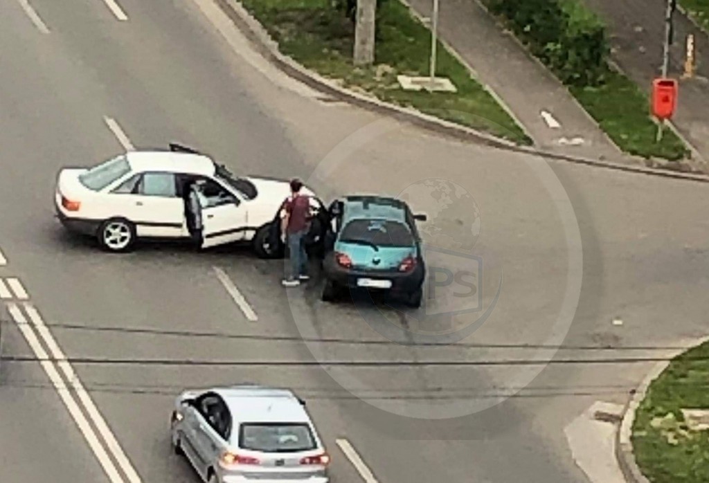 FOTO. Accident pe Drumul Careiului. Nu scăpăm nici în zilele cu trafic redus