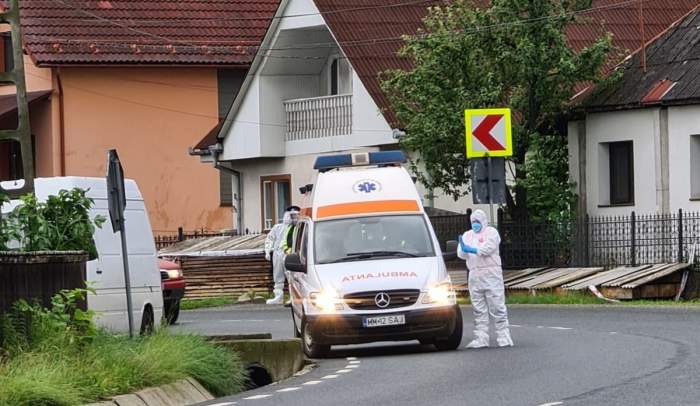 FOTO/VIDEO. Pozitivi cu COVID-19, trimiși la plimbare. Implicați apoi într-un accident