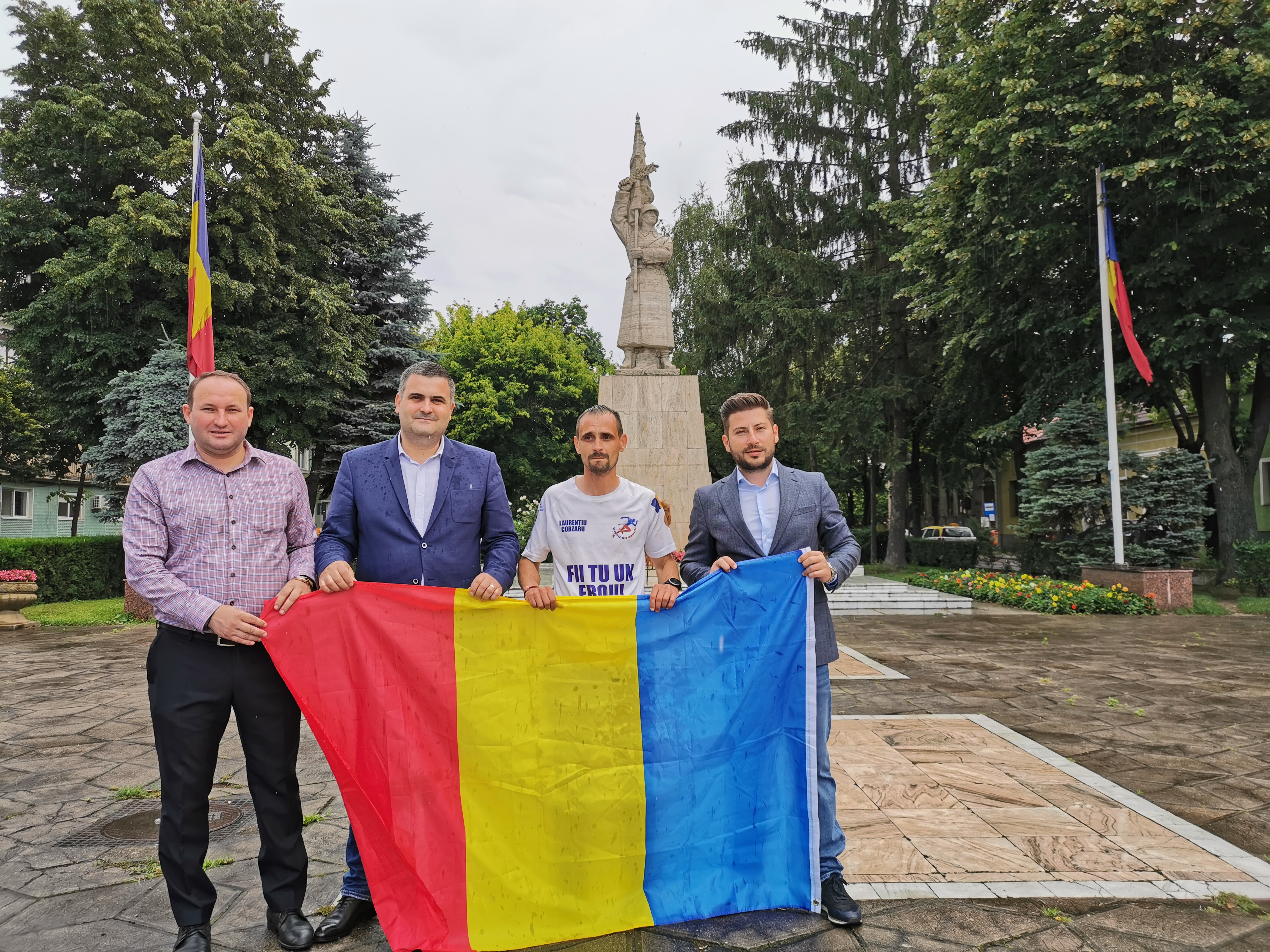 FOTO/VIDEO. Militarul-erou a alergat 600 de km pentru o cauză nobilă și a ajuns la Satu Mare