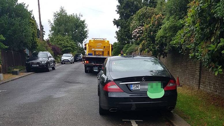 FOTO. Cum fentează românii taxele din UK. Bolid înmatriculat în Satu Mare, confiscat de polițiștii englezi