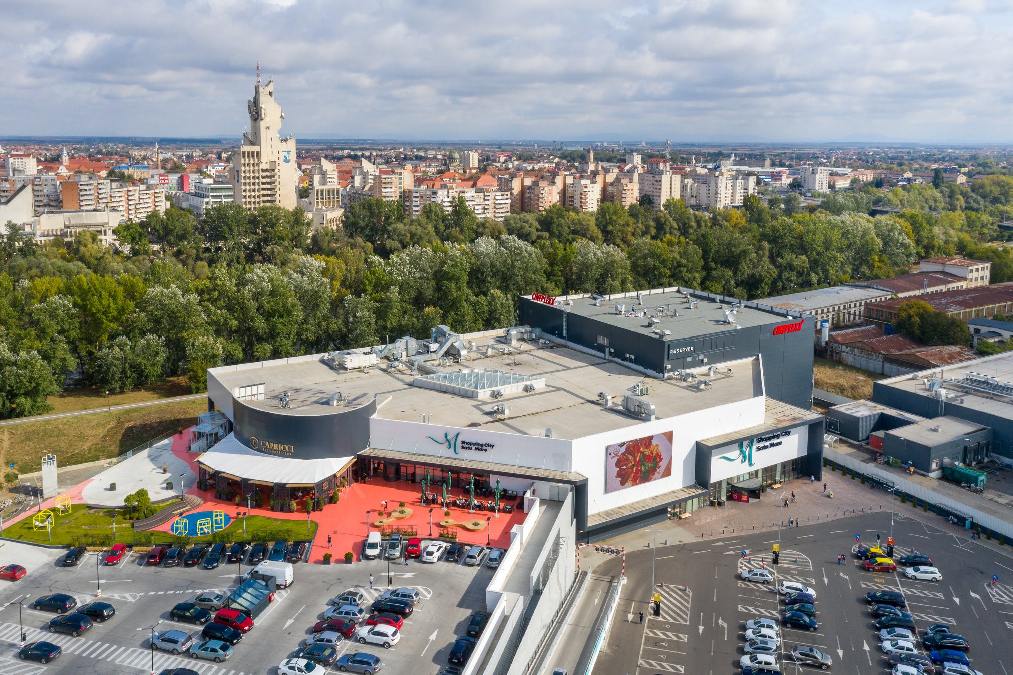 Ministrul Finanțelor: Mall-urile, șanse mari să se deschidă pe 15 iunie