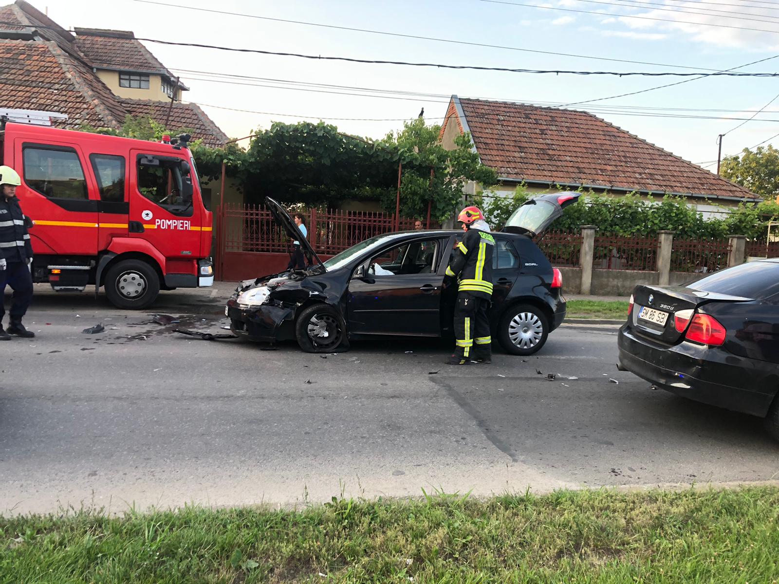 FOTO. Accident cu cinci victime pe strada Odoreului. Au intervenit pompierii
