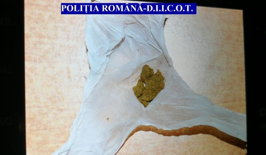FOTO. Sătmăreni cercetați pentru trafic de cocaină. Au fost prinși în flagrant