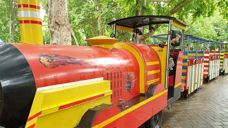 FOTO. Repornește trenulețul în Grădina Romei. Se anunță distracție pentru copii, părinți și bunici