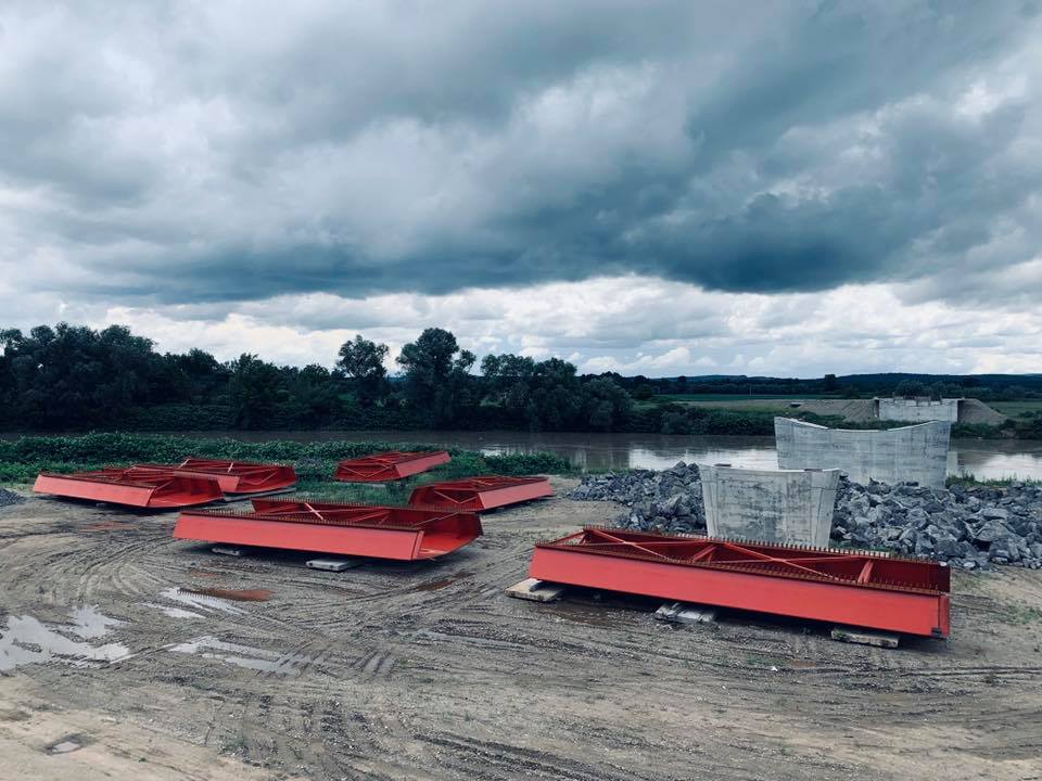 FOTOGALERIE. Podul de la Seini-Pomi, peste Someș, prinde contur