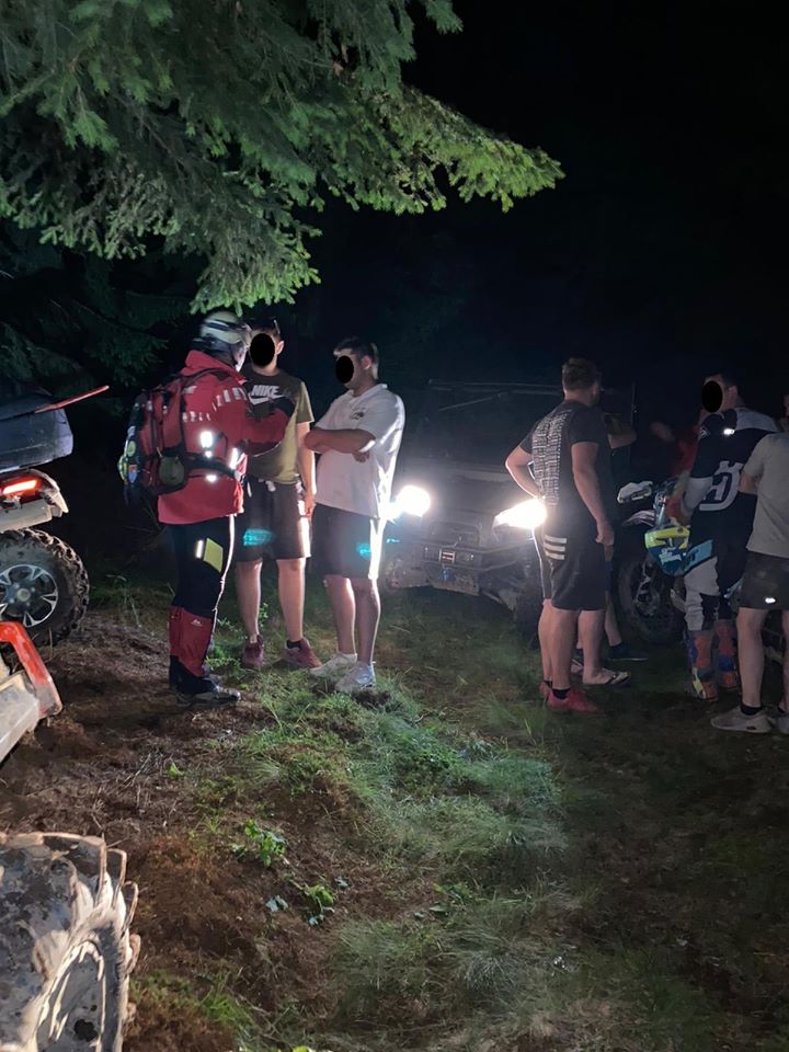 FOTO. Un grup de 12 tineri s-a pierdut în pădurile județului Satu Mare