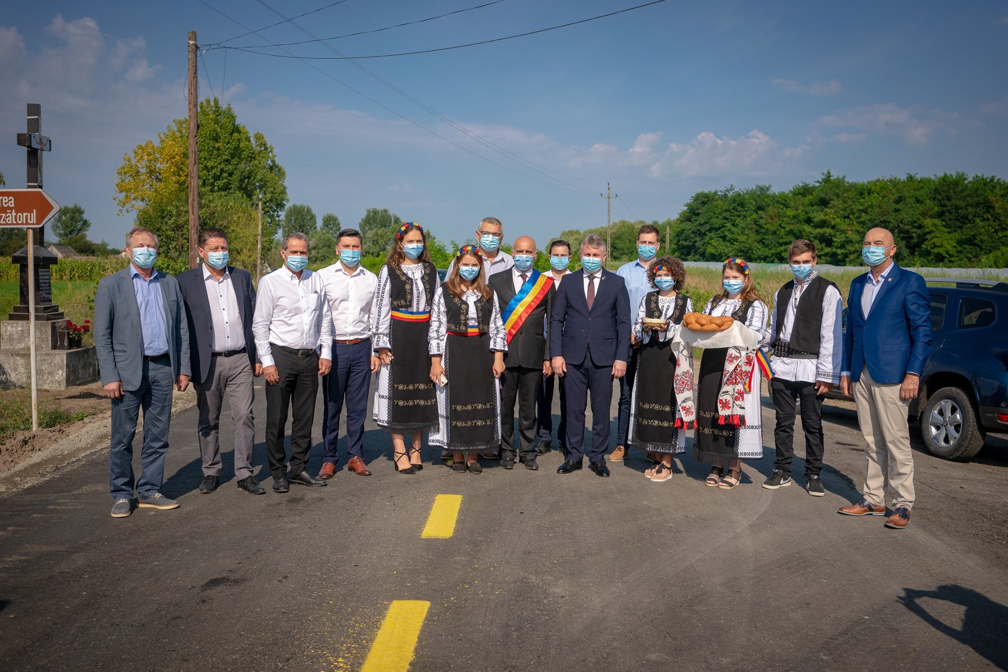 VIDEO. Drumul către simbolul ortodoxiei din județ, reabilitat de Guvern. CJ Satu Mare a dormit