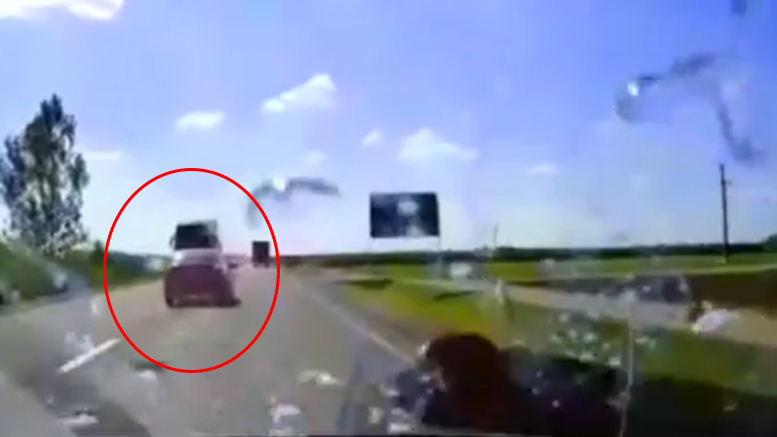 VIDEO. La un pas de un accident mortal, din cauza unor inconștienți, în județul Satu Mare