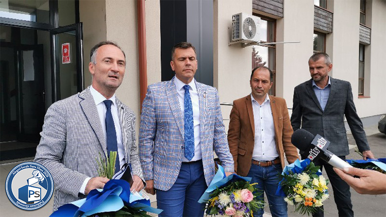 FOTO/VIDEO. Cosmin Rațiu și-a depus candidatura: "Suntem foarte încrezători și foarte onorați"