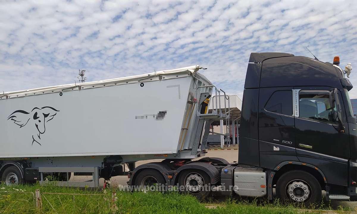 FOTO. Tânăr din Satu Mare lăsat fără TIR în PTF Petea! ”Premiat” cu un dosar penal