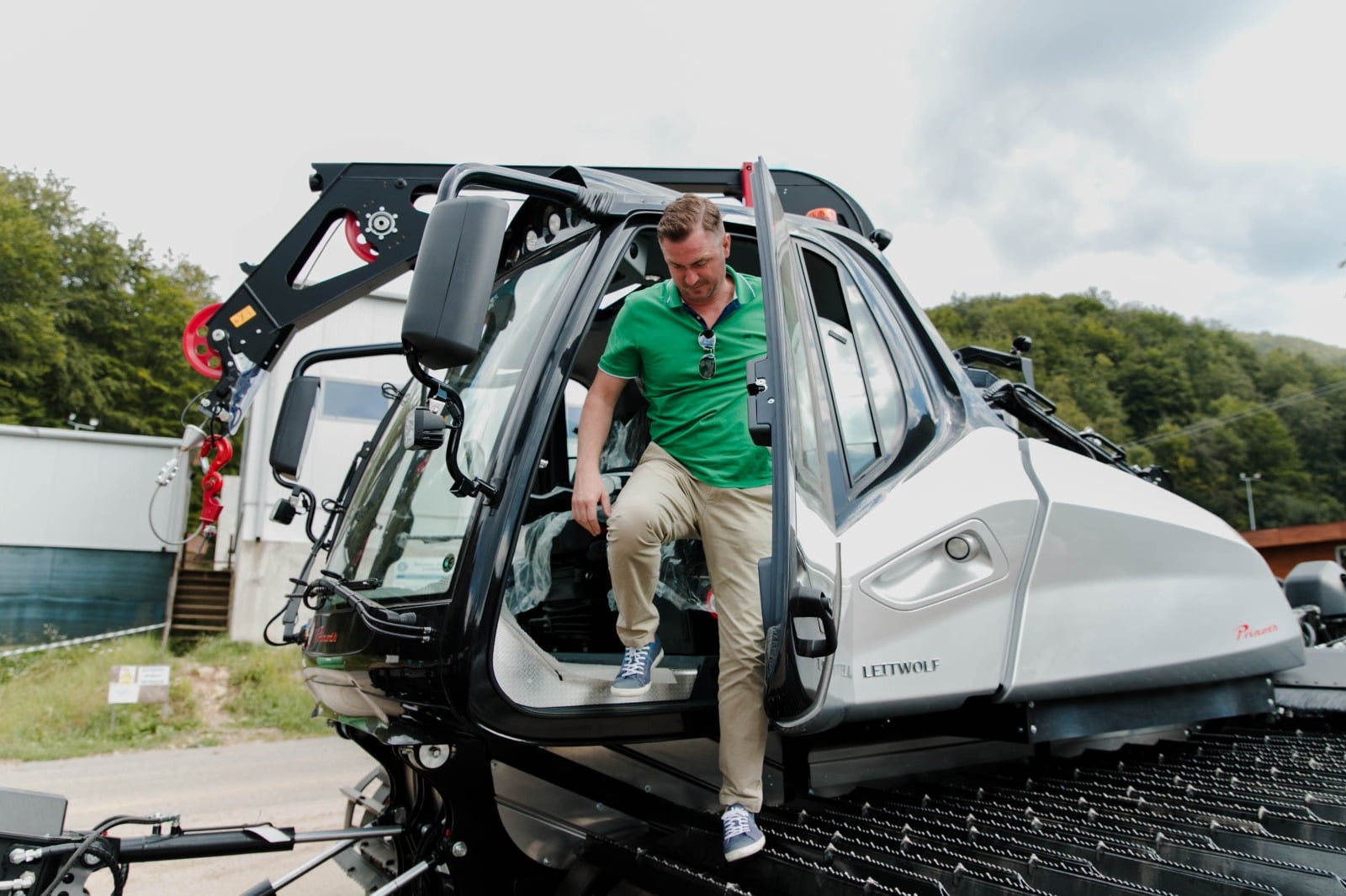 FOTO/VIDEO. Cum arată utilajul de sute de mii de euro achiziționat pentru Luna Șes