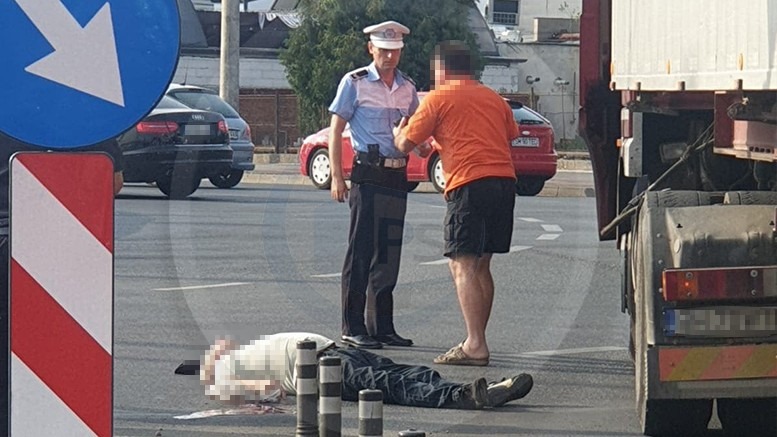 FOTO. Kamion alá került egy férfi a Burdea–sarkon