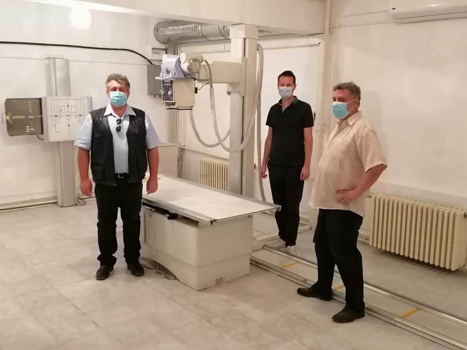 Ăsta da sistem de sănătate! Aparat medical pus în funcțiune doar după 15 ani, la Spitalul Tășnad!