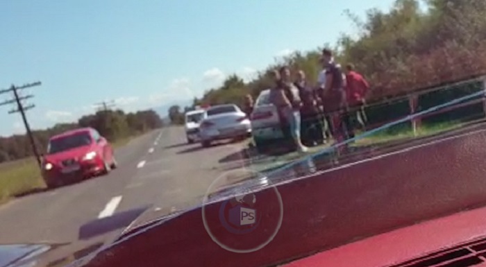 VIDEO. Accident rutier pe DN 19. Impact între două mașini, mai multe persoane la bord
