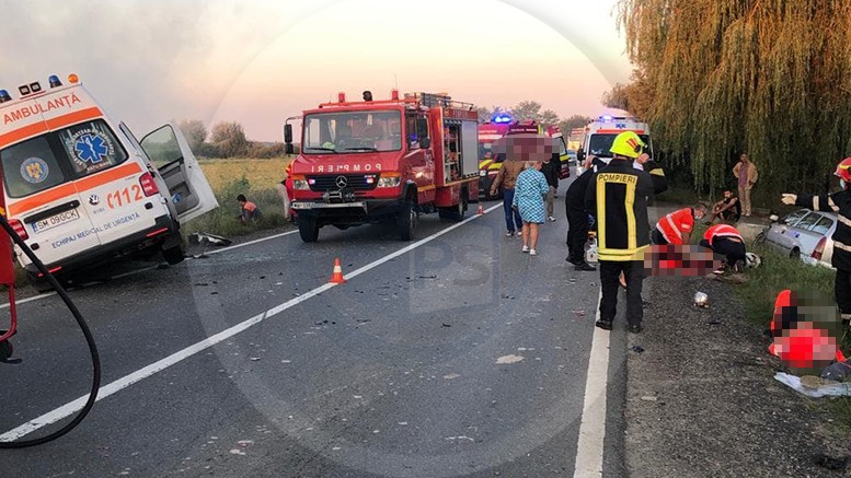 FOTOGALERIE. Accident cu doi morți în județul Satu Mare! O persoană, arsă de vie în mașină